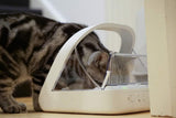 Sure Petcare SureFeed Mikrochip-Futterautomat für Haustiere, mit dichtem Deckelverschluss, kompatibel mit RFID-Halsbandanhänger, geeignet für Nass-