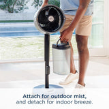 Shark FlexBreeze Pro Nebelventilator – Indoor & Outdoor, Integriertes Nebel, Sockel auf Tischplatte, kabelgebunden oder kabellos, bis zu 24 Stunden